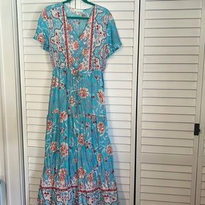 Lady’s dress only wore once